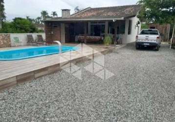 Casa com piscina na vila da glória