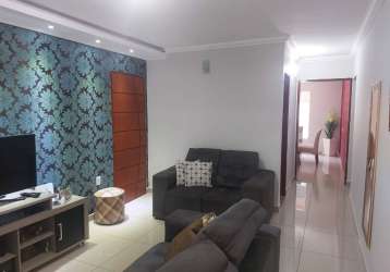 Linda casa com 3 dormitórios e suite