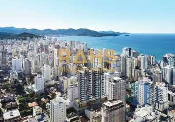 Apartamento de alto padrão meia praia