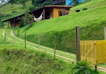 Linda casa em condomínio em areal - rj