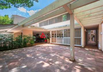 Casa jardim paulistano - 403m² - 4 dormitórios sendo 2 suítes, elevador, 4 vagas de garagem