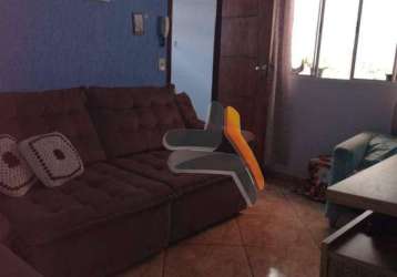 Vendo linda casa com 2 quartos (1 suíte), uma vaga, churrasqueira