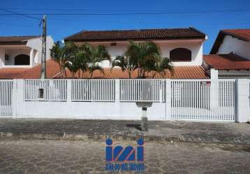 Sobrado com piscina faixa mar balneário itapuã