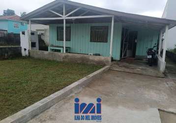 Casa a venda perto da praia de guaratuba