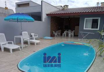 Casa com piscina quadra do mar a venda guaratuba