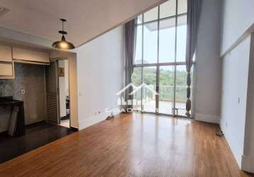 Vende ou aluga apartamento com 97m², pé direito duplo, 2 dormitórios, sendo 1 suíte e 2 vagas, no panamby.