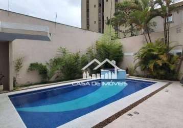 Vende casa com vários ambientes, 4 dormitórios, 5 vagas, piscina e churrasqueira no real parque