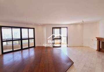 Vende ou aluga apartamento com 242m², 3 suítes, 4 vagas e varanda com churrasqueira, no morumbi.