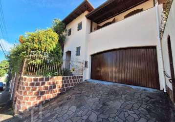 Casa à venda em itaguaçu com 250 m², 3 quartos, 1