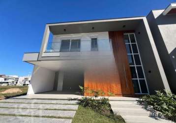 Casa à venda em rio tavares central com 216 m², 3