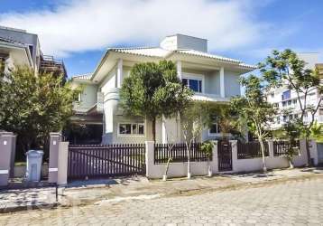 Casa à venda em jurere leste com 338 m², 4 quartos