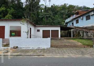 Casa à venda em costeira do pirajubaé com 132 m²,