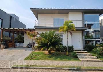 Casa à venda em rio tavares central com 310 m², 3