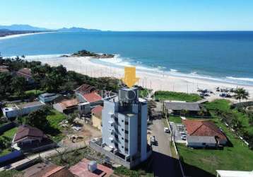 Cobertura com vista para o mar e para a 2ª pedra em itapoá/sc