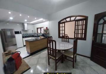 Linda casa duplex com 3 quartos em condomínio fechado – rua laranjal paulista – bangu