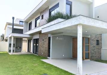 Casa com 3 quartos à venda na rodovia doutor antônio luiz moura gonzaga, 3344, rio tavares, florianópolis por r$ 1.920.000