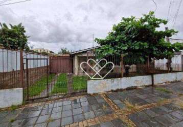 Casa com piscina e amplo pátio no bairro bom sucesso