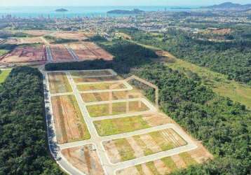 Terreno de esquina no loteamento piçarras park