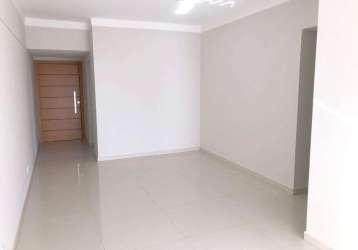 Apartamento a venda no bairro santa mônica, montado com armários planejados