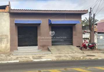 Casa com ponto comercial no centro de itapetinga