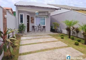 Excelente casa com 2 quartos, piscina e churrasqueira.