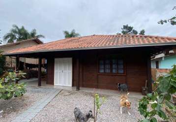 Casa com 3 dormitórios à vendano bairro josé amândio, bombinhas