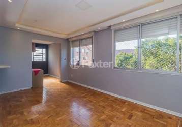 Apartamento mobiliado de 2 dormitórios, 2 banheiros no bairro cristal em porto alegre-rs!