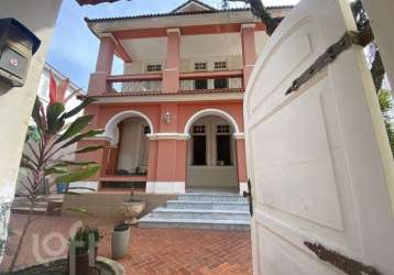 Casa com 6 quartos à venda na henrique fleiuss, 128, tijuca, rio de janeiro por r$ 3.000.000