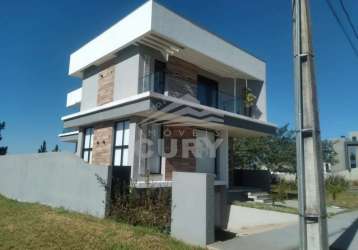 Triplex em condominio fechado