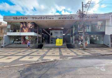 Loja com garagem no centro comercial do manoel honório