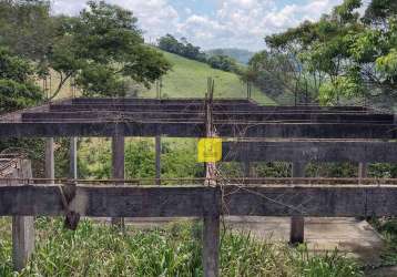 Excelente terreno à venda, c/ 1.100 m², com base já pronta para uma casa de aproximadamente 200m², por r$120.000,00 - no fazendinhas de valadares.