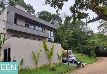 Linda casa em condomínio, praia da lagoinha em ubatuba - litoral norte sp