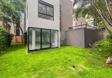 Casa em condomínio novo e de alto padrão no morumbi, são paulo