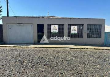 Ampla casa à venda, no começo de uvaranas, contendo 4 quartos, com fácil acesso a pontos comerciais