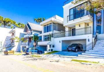 Casa em condomínio lindíssima no santa cândida -