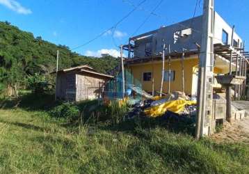 Imóvel próximo à praia da barra, localizado no bairro encantada, em garopaba!