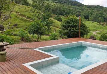 Casa de campo com piscina a venda