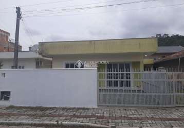 Casa com 3 quartos à venda na rua 410, 320, morretes, itapema, 90 m2 por r$ 1.100.000