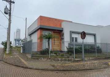 Linda casa de esquina