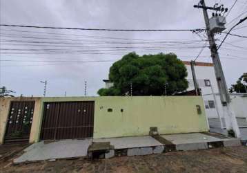 Casa à venda em rua pública, 250m², 5 quartos, 2 banheiros, 4 vagas, aruana, aracaju, se