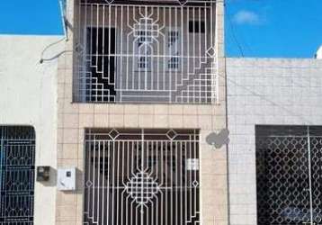 Casa à venda em rua pública, santo antônio, aracaju, se