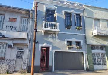 Casa com 3 quartos à venda na rua gaspar martins, 454, floresta, porto alegre por r$ 980.000