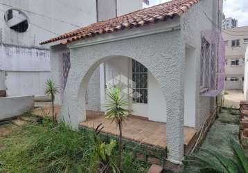 Casa com 2 quartos à venda na rua felizardo furtado, 164, petrópolis, porto alegre por r$ 668.000