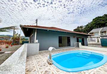 Alugo linda casa com piscina, 04 quartos - bairro itoupava central