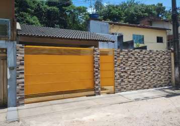 Vendo excelente casa com 3 suítes em condominio fechado