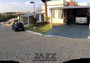 Casa a venda no riviera de lorenzi, boituva, sp, possui 2 quartos, sala, cozinha, churrasqueira, 2 banheiros e 2 vagas na garagem.