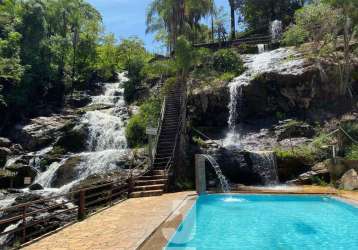 Sítio e pousada com excelente localização e cachoeira natural em serra negra