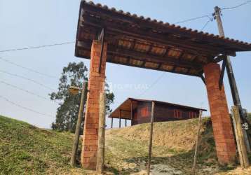 Sítio em invernadinha  -  rancho queimado