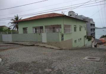 Casa com 8 quartos no centro de guarapari - ampla, sofisticada e com vista para o mar