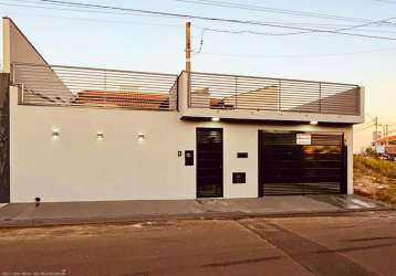 Casa para venda em botucatu, jardim regina, 2 dormitórios, 2 suítes, 3 banheiros, 3 vagas